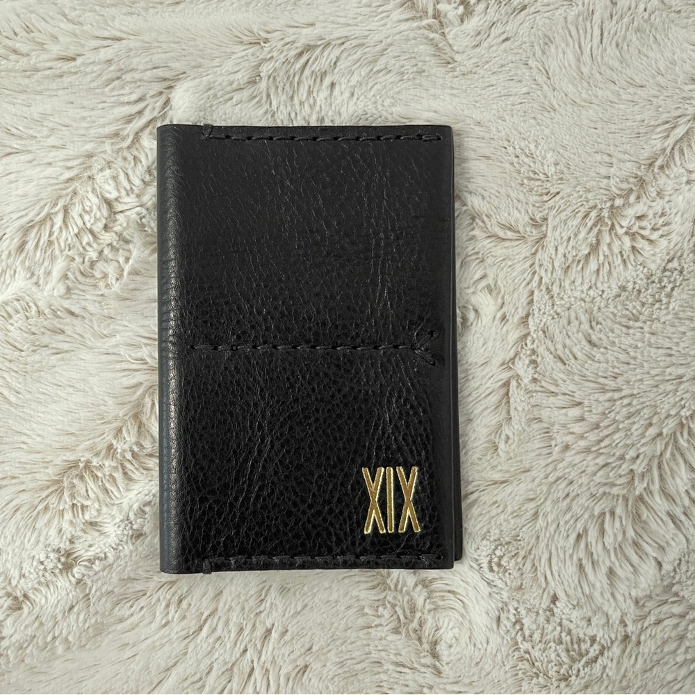 NEW Madewell The Leather Passport Case Black Engraved Gold Foil XIX (19)